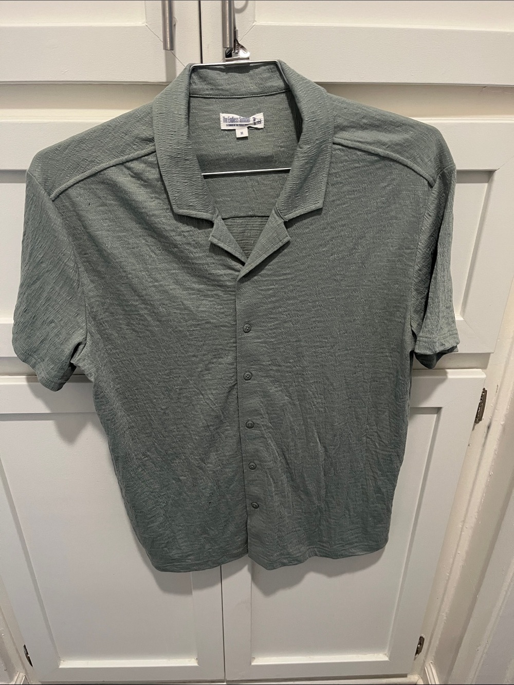 Short-Sleeve Textured Button-Down Shirt in Sage Green